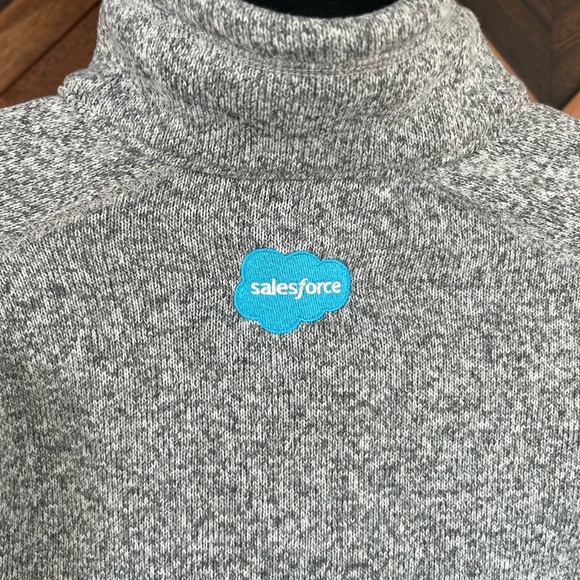 Patagonia Women’s 1/4 Zip Fleece lined Pull Over with company logo - Picture 5 of 7